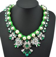 Collier Perles & Fleur Vert et blanc