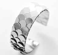 Bracelet Ouvert dit Manchette Ecailles