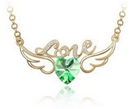 Chaîne Dorée & Pendentif Ailes d'Ange "Love" Coeur de Cristal Vert