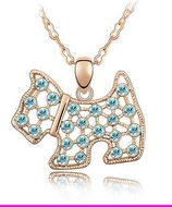 Chaîne Dorée & Pendentif Chien à Cristaux Swarovski Elements Bleus