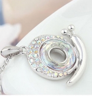 Chaîne & Pendentif Escargot Blanc Swarovski Elements