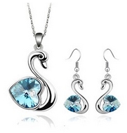 Ensemble Chaîne Pendentif & Boucles d'Oreilles Cygne Bleu Clair Swarovski Elements
