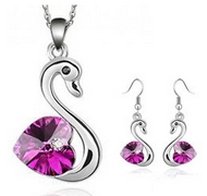 Ensemble Chaîne Pendentif & Boucles d'Oreilles Cygne Fuschia Swarovski Elements