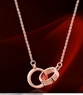 collier double anneau Love