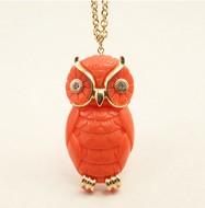 sautoir & pendentif hibou r&eacute;sine