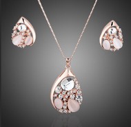 Ensemble Collier & Boucle d'Oreille Poire en cristal autrichien