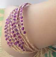 Bracelet finement tressé feuille de riz pierre pourpre