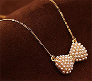 Collier Noeud en Perles & Strass