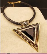 Collier Vintage Pendentif Triangle Gold Antique