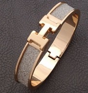 bracelet rigide fermeture H