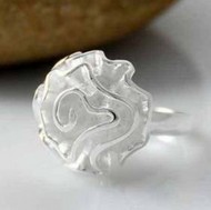 bague forme de Rose