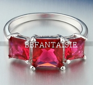 Bague Argentée Triple Pierre Rouge T52 à 57