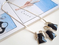 Collier Pierres Noires