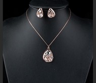 Ensemble Collier & Boucle d'Oreille Poire en cristal autrichien